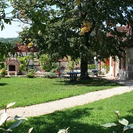 Holiday home De Sauvagnac Dans Le Lot Dorval